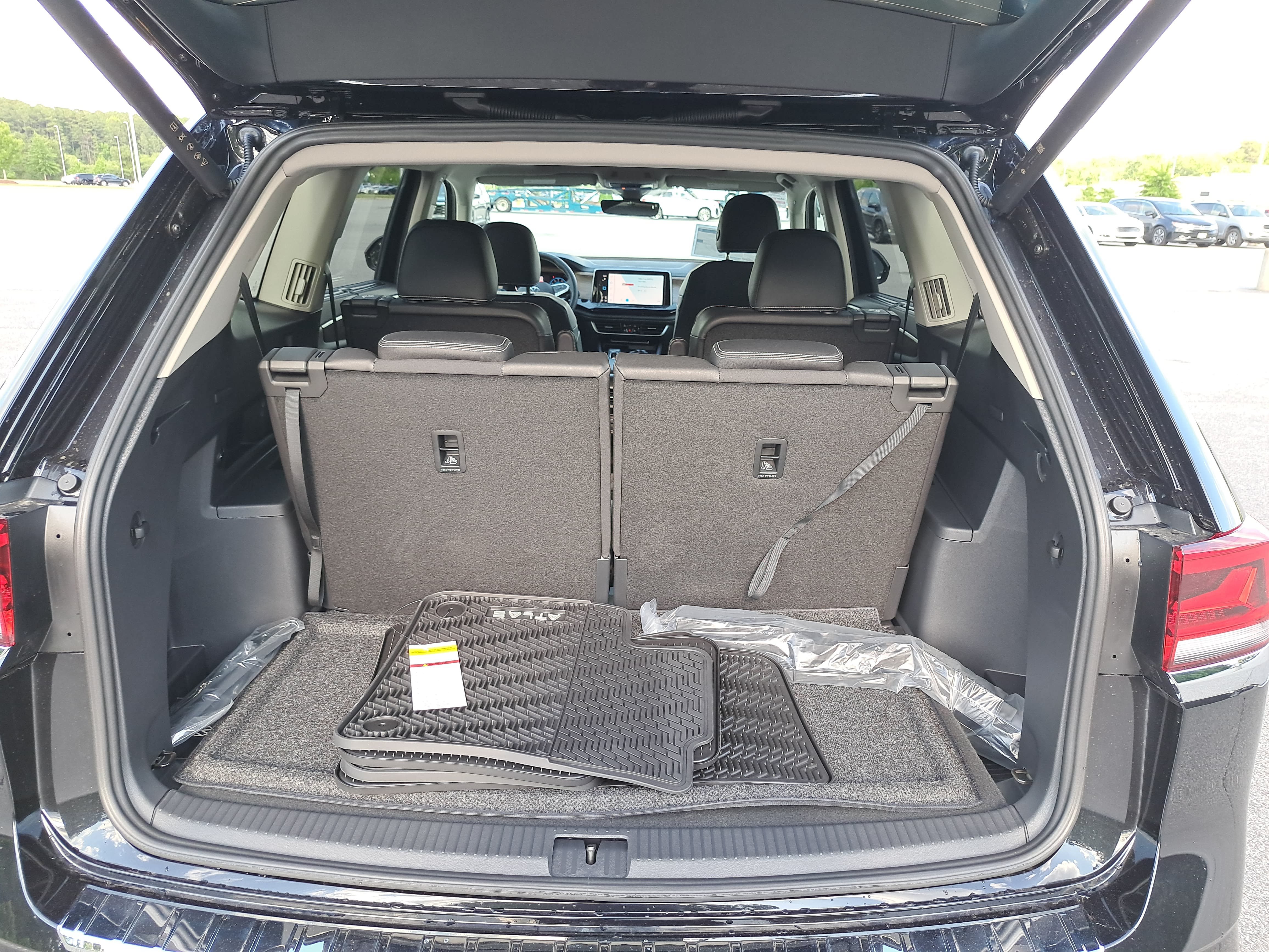 New 2026 Volkswagen Atlas SE FWD image 13