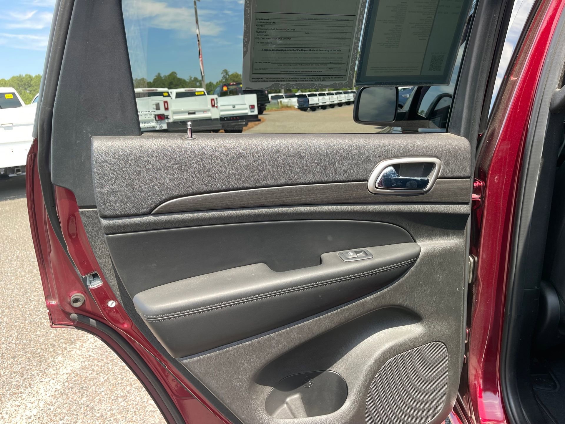 Used 2018 Jeep Grand Cherokee Altitude image 19