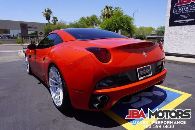 Used 2014 Ferrari California RWD image 53
