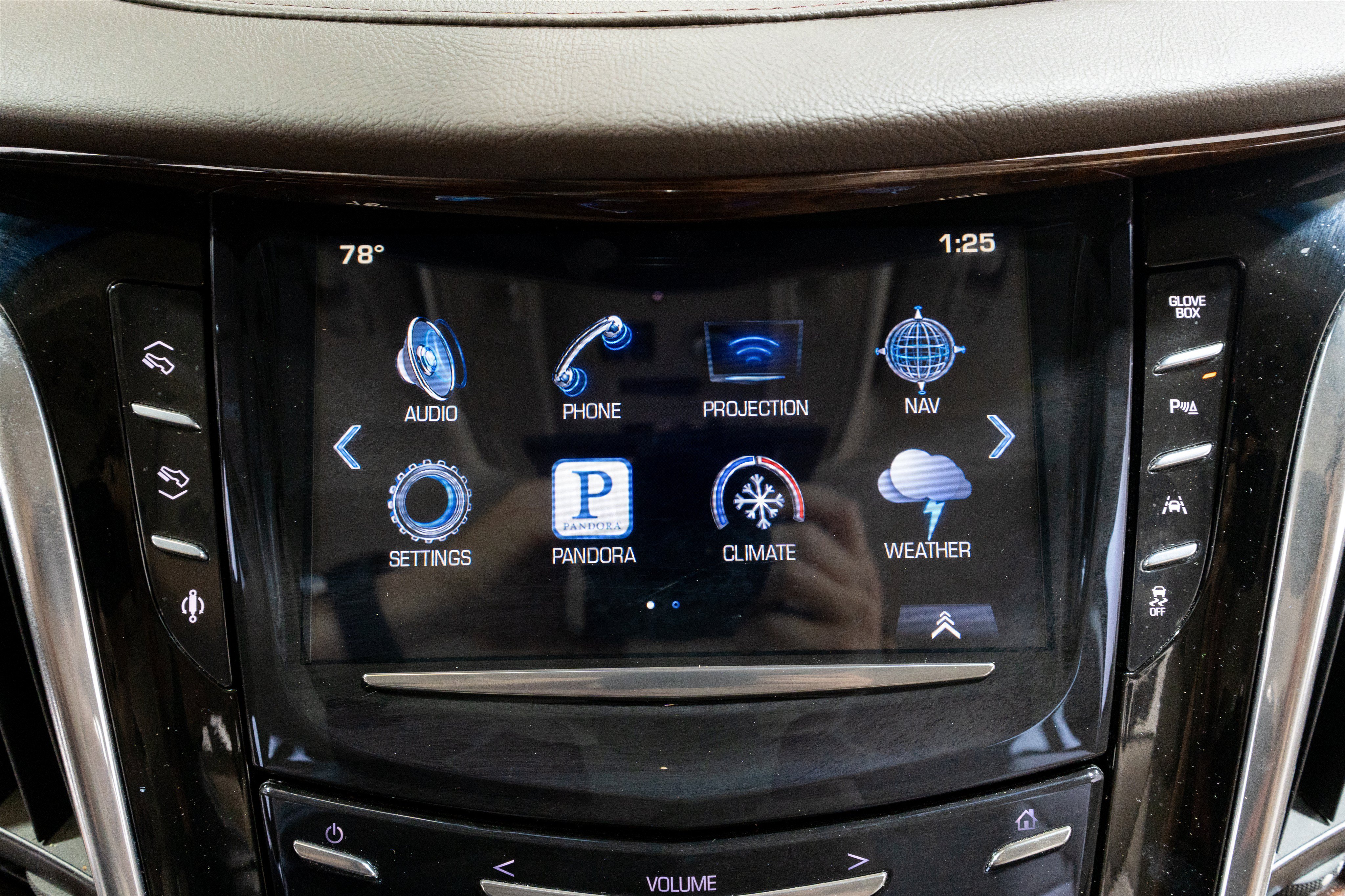 Used 2016 Cadillac Escalade Luxury RWD image 18