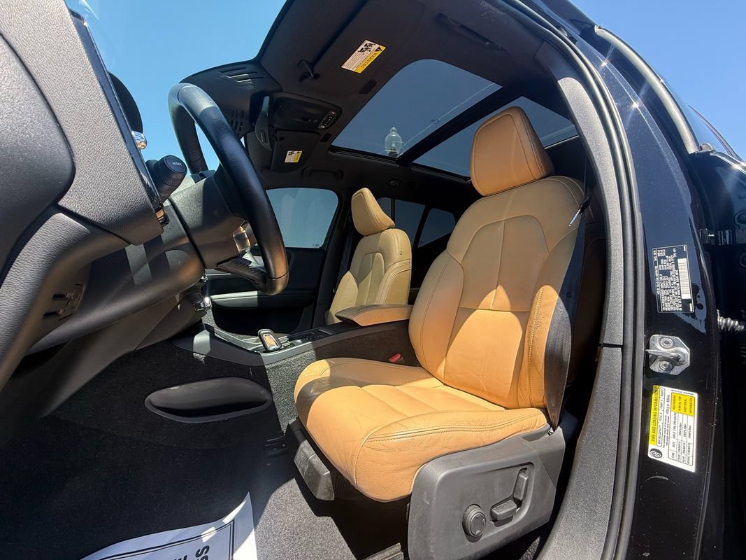 Used 2019 Volvo XC40 T5 Momentum AWD/4WD image 9