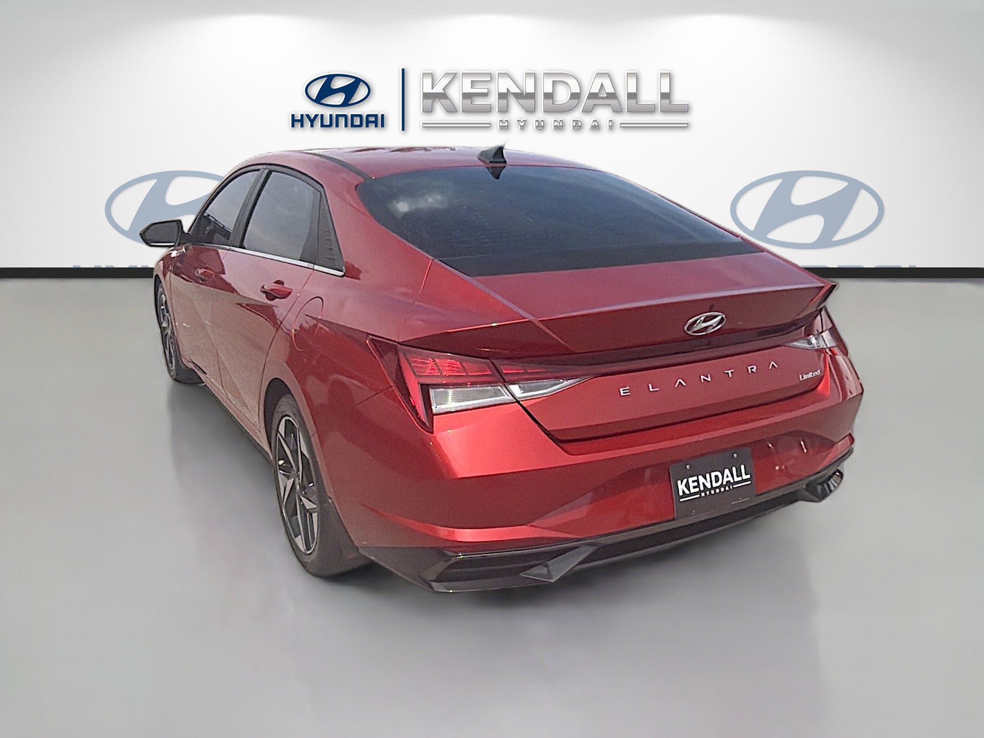 Used 2022 Hyundai Elantra Limited FWD image 4