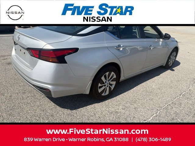 Used 2025 Nissan Altima 2.5 S FWD image 11