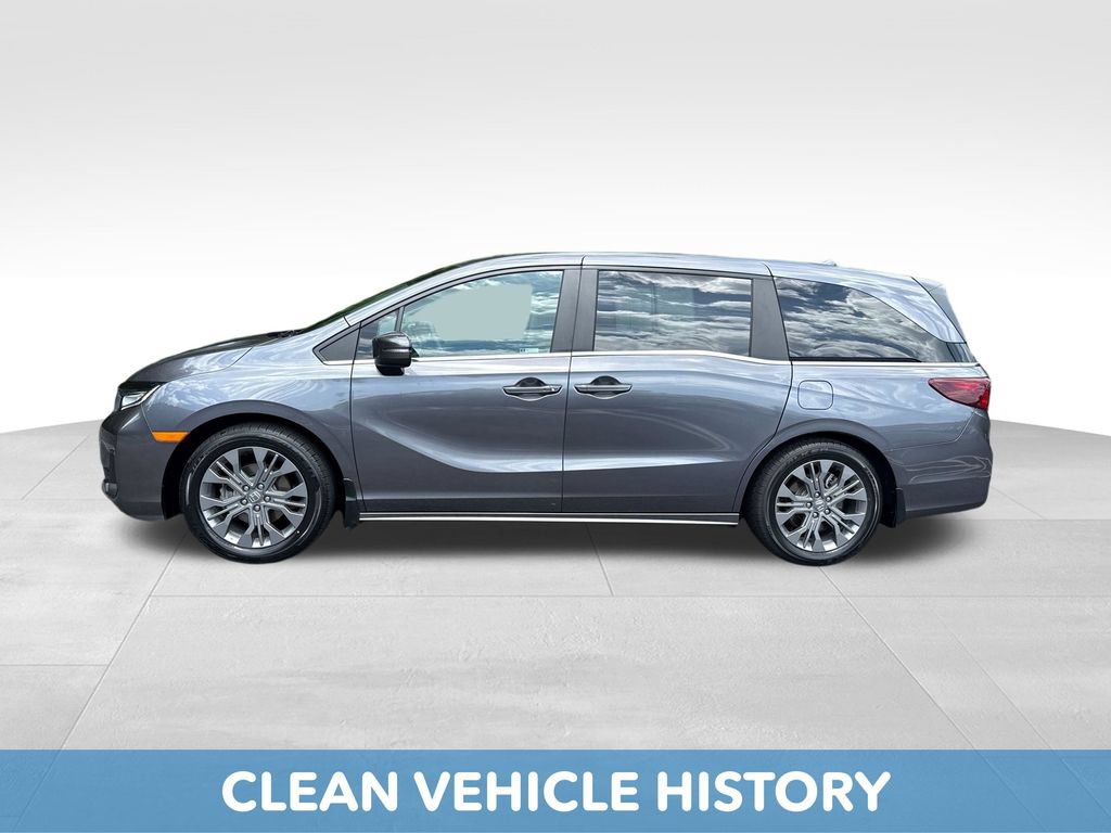 Used 2025 Honda Odyssey Touring image 3