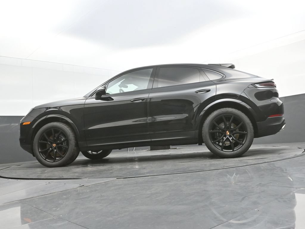 Certified 2026 Porsche Cayenne Coupe AWD/4WD image 32