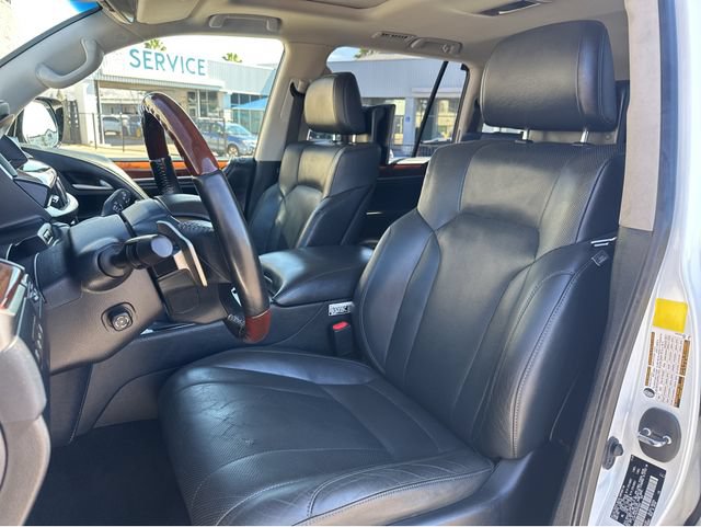 Used 2019 Lexus LX 570 4WD w/ Luxury Package image 16
