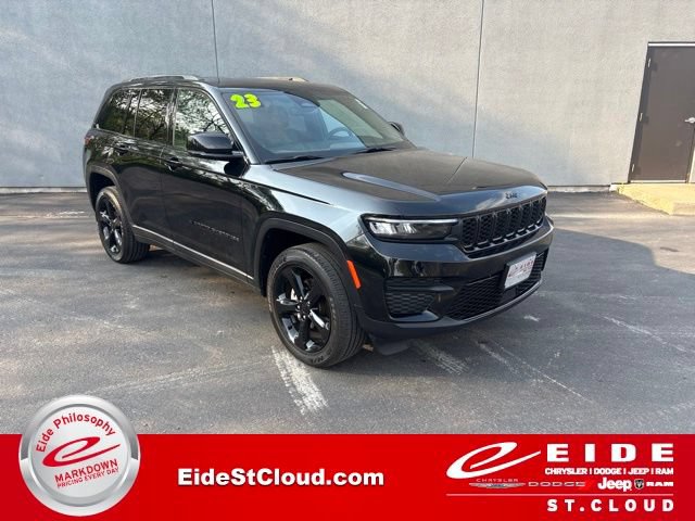 Used 2023 Jeep Grand Cherokee Altitude AWD/4WD image 1
