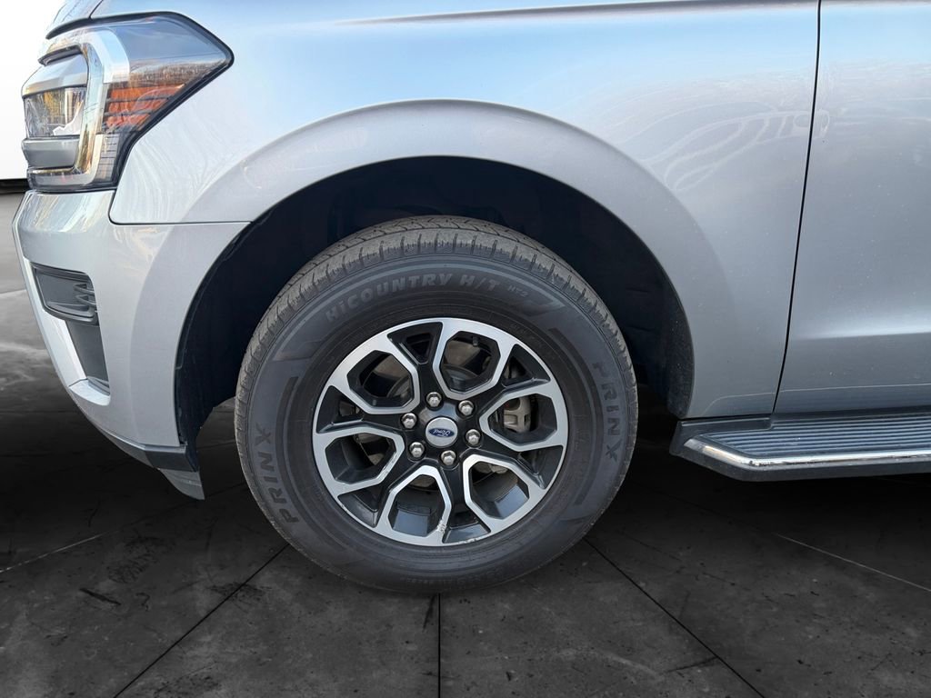 Used 2022 Ford Expedition Max XLT image 14