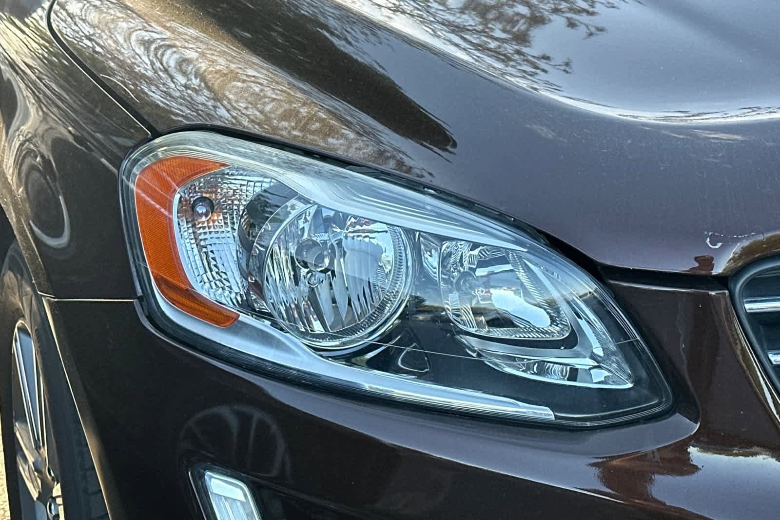 Used 2016 Volvo XC60 T6 w/ Protection Package AWD/4WD image 9