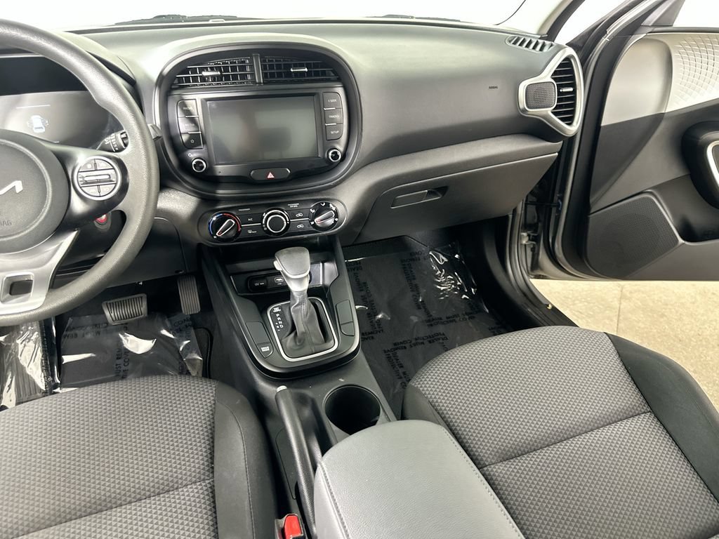 Used 2023 Kia Soul FWD image 19
