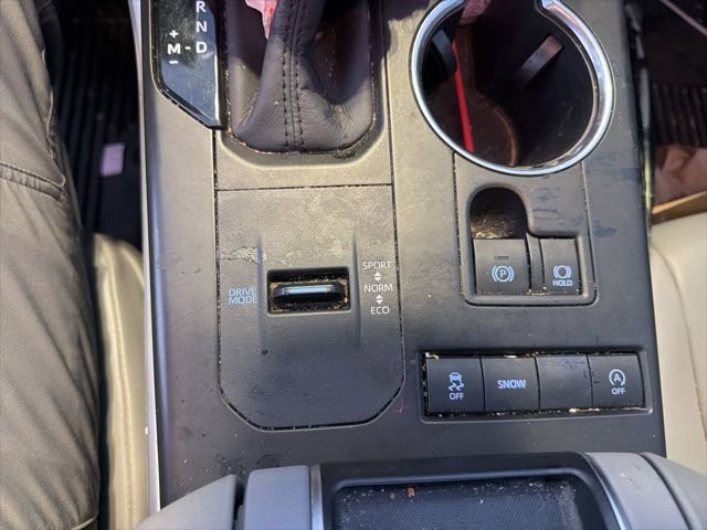 Used 2020 Toyota Highlander XLE image 11