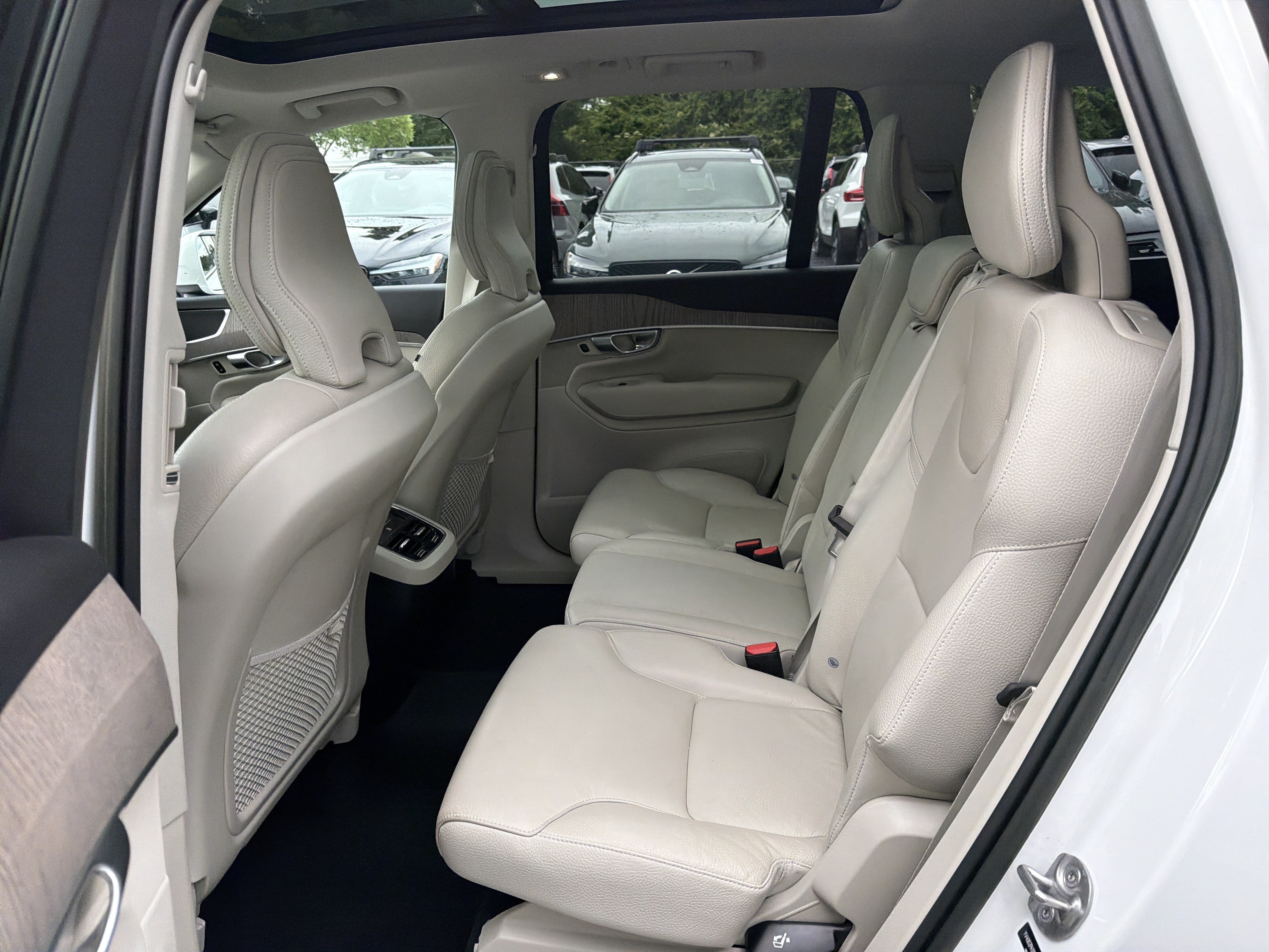 Certified 2023 Volvo XC90 B6 Core AWD/4WD image 32