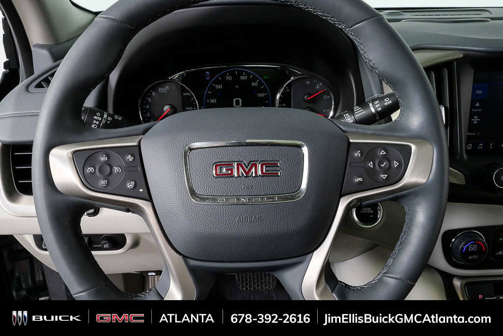 Used 2024 GMC Terrain Denali w/ Denali Premium Package AWD/4WD image 9