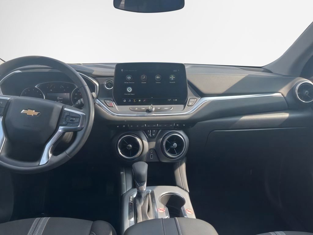 Used 2025 Chevrolet Blazer LT image 27