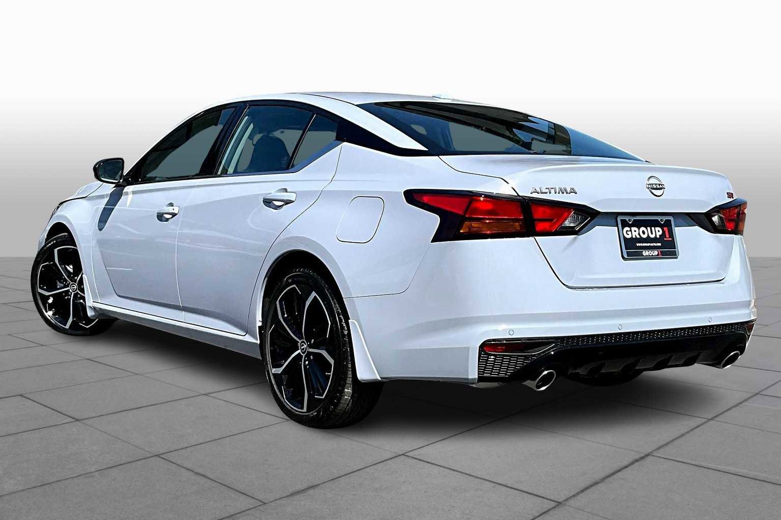 New 2025 Nissan Altima 2.5 SR image 12