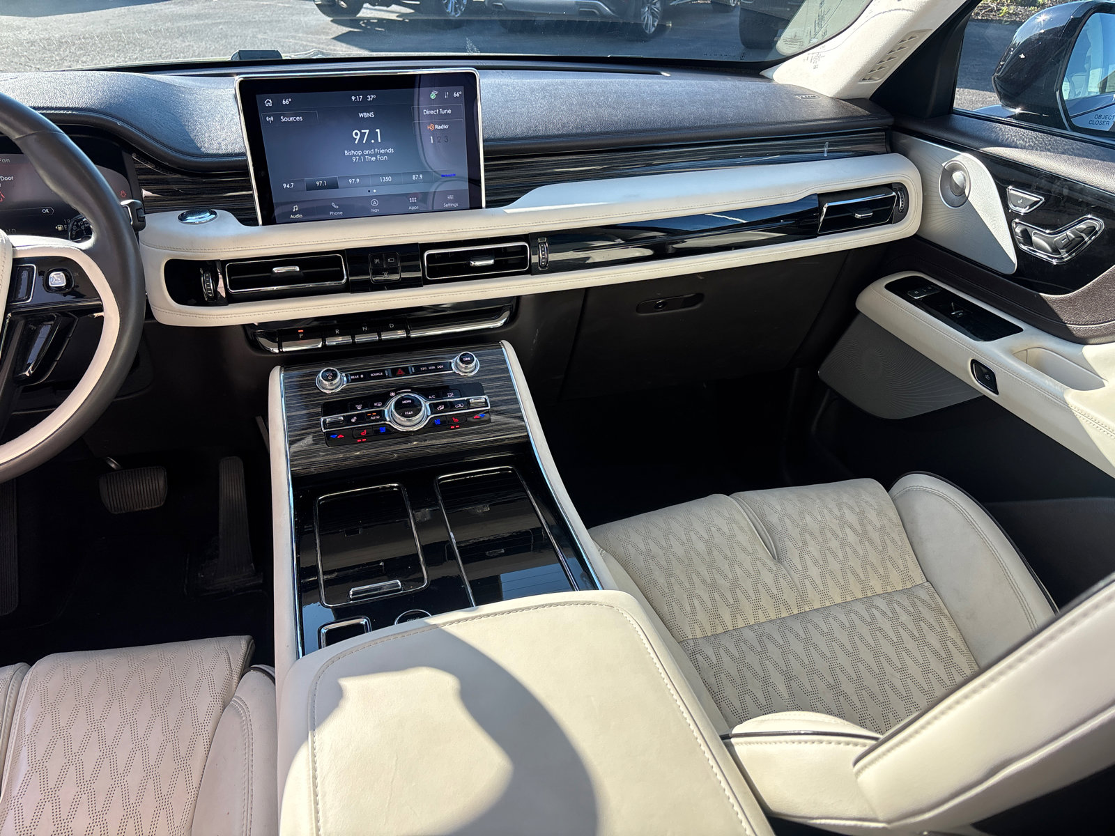 Used 2024 Lincoln Aviator Black Label w/ Jet Package image 31