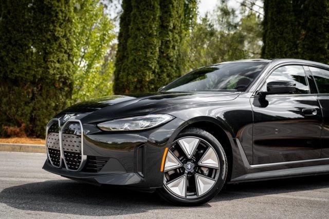 Used 2023 BMW i4 eDrive35 w/ Premium Package image 3