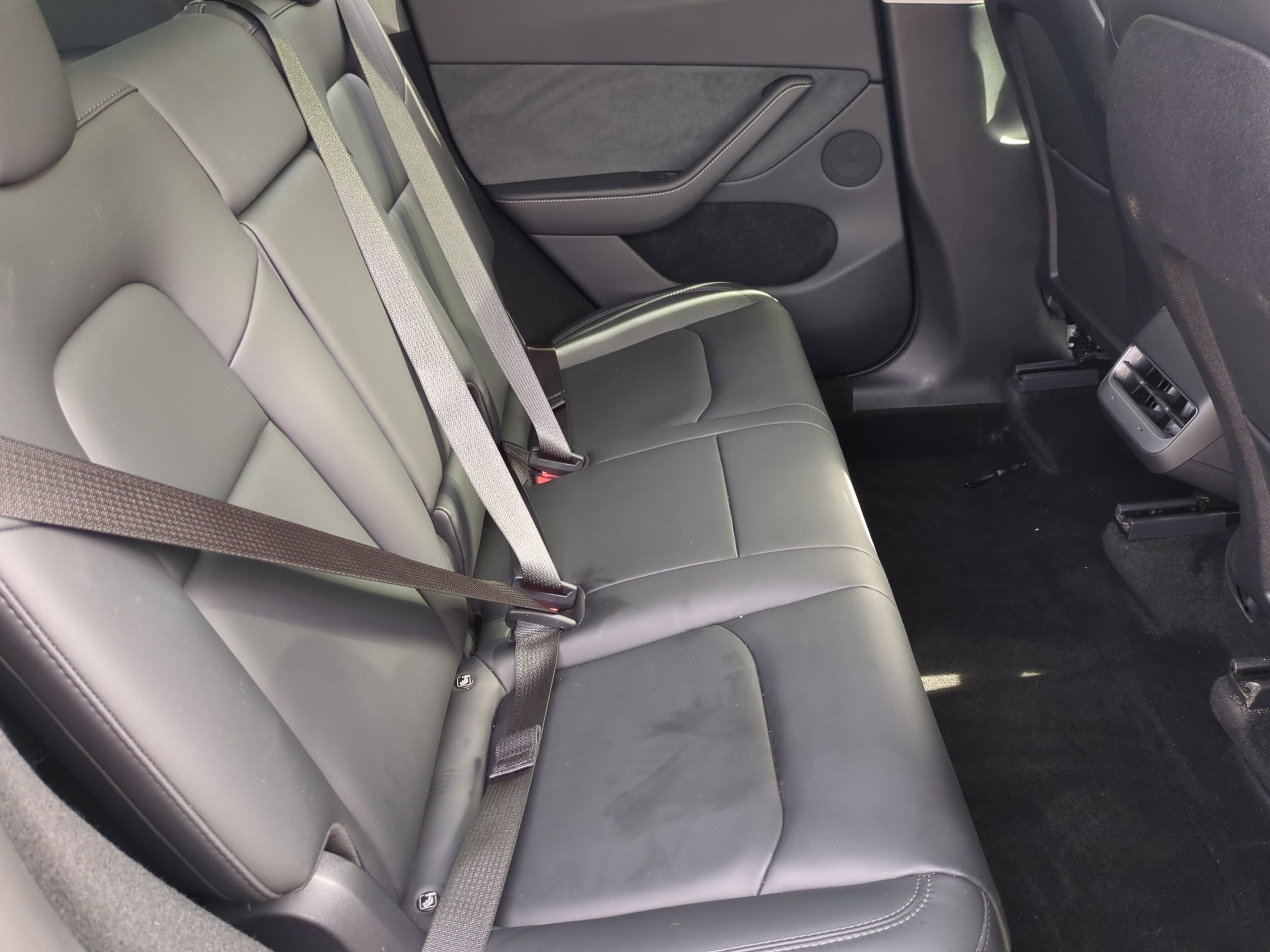 Used 2024 Tesla Model Y Long Range image 34