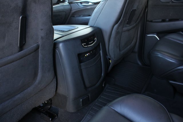 Used 2016 Cadillac Escalade Platinum image 19