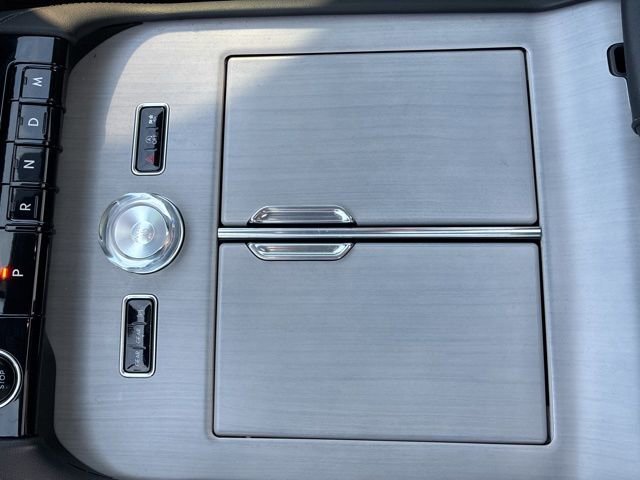 New 2025 Lincoln Navigator L Reserve w/ Jet Appearance Package image 18