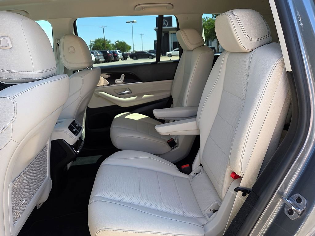 Used 2022 Mercedes-Benz GLS 450 4MATIC image 13
