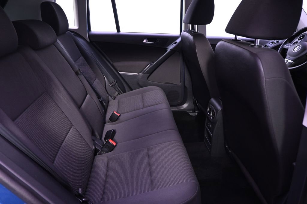 Used 2018 Volkswagen Tiguan Limited w/ Premium Package image 18