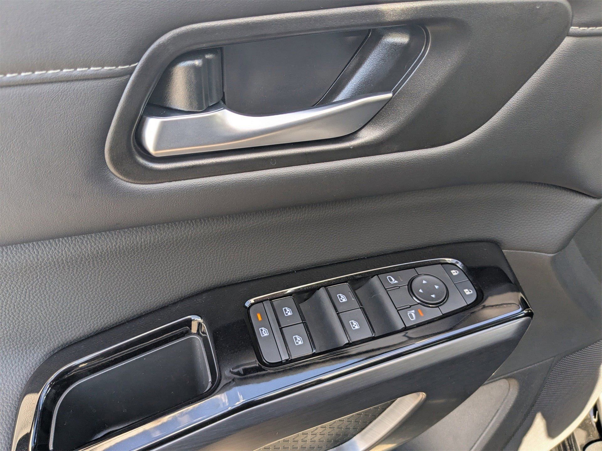 New 2026 Nissan Pathfinder SL image 14