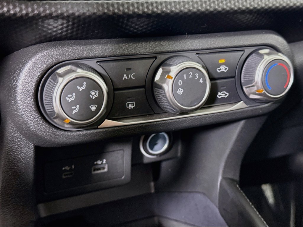 Used 2024 Nissan Kicks SV FWD image 8