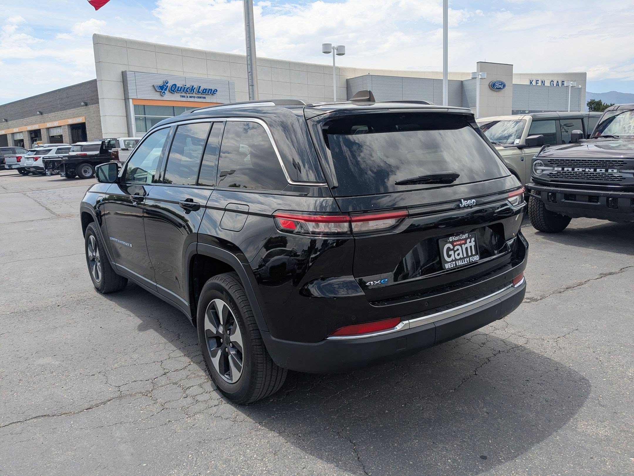 Used 2023 Jeep Grand Cherokee 4WD 4xe image 6
