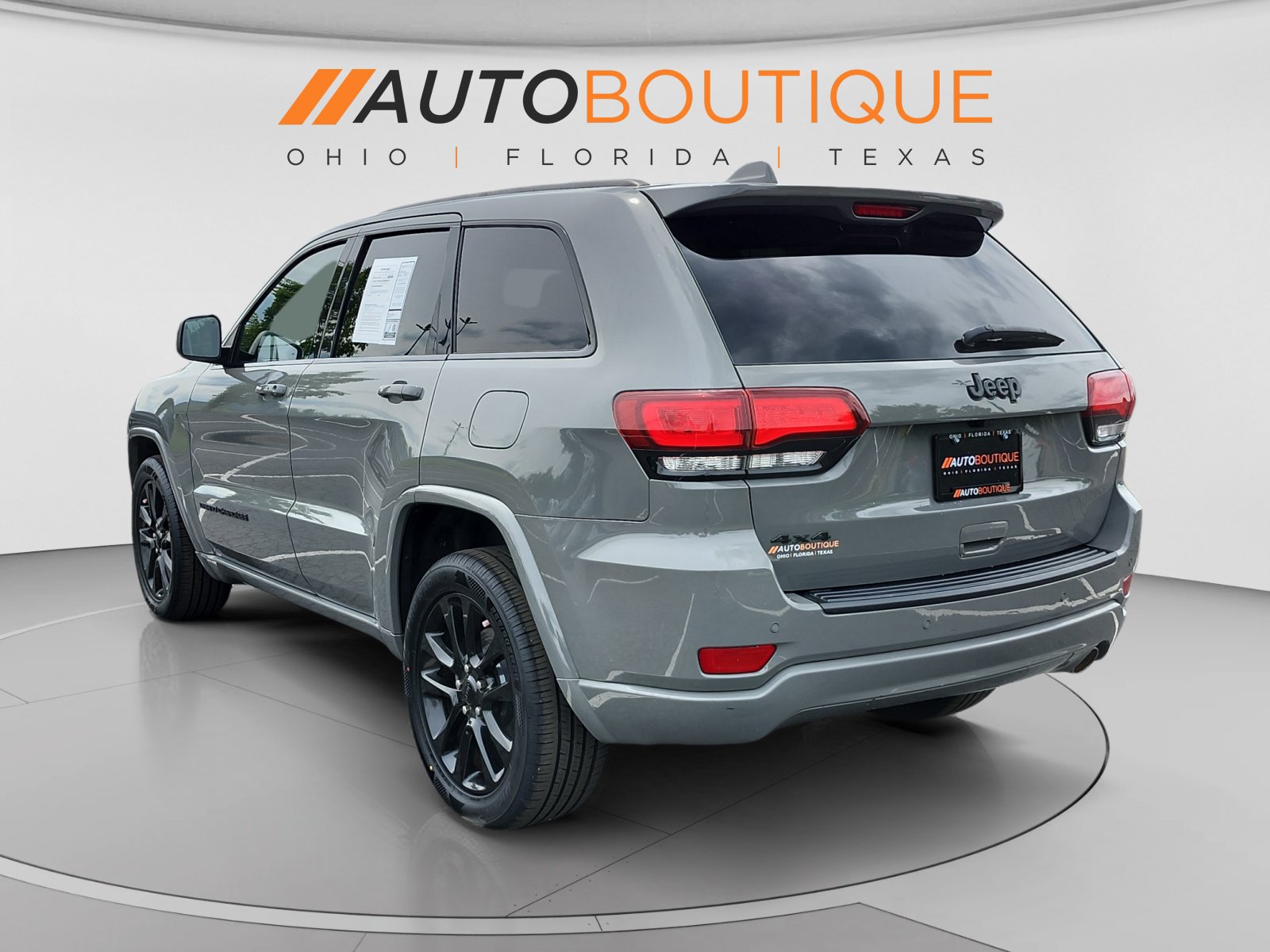 Used 2019 Jeep Grand Cherokee Altitude AWD/4WD image 3