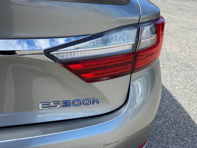 Used 2017 Lexus ES 300h image 29