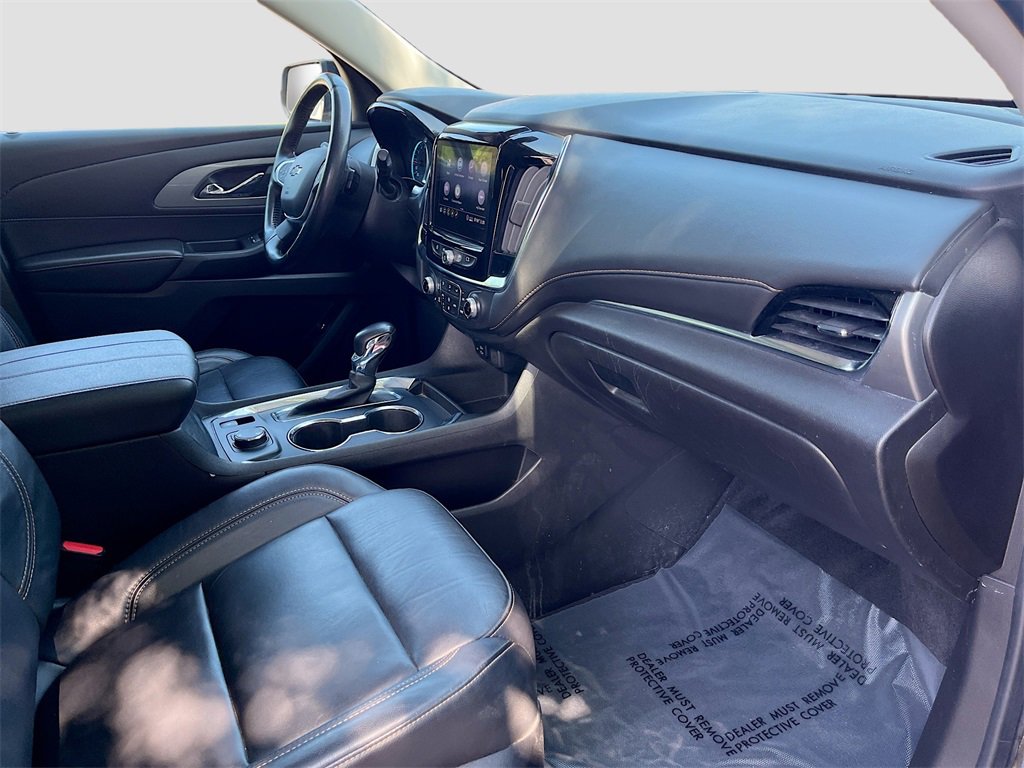 Used 2021 Chevrolet Traverse RS image 32