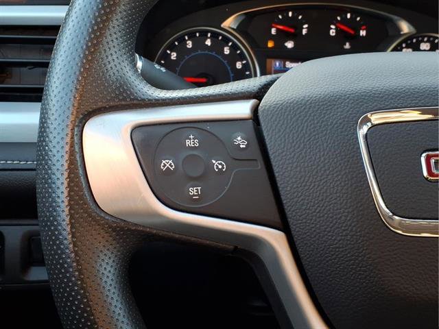 Used 2023 GMC Acadia SLE image 16