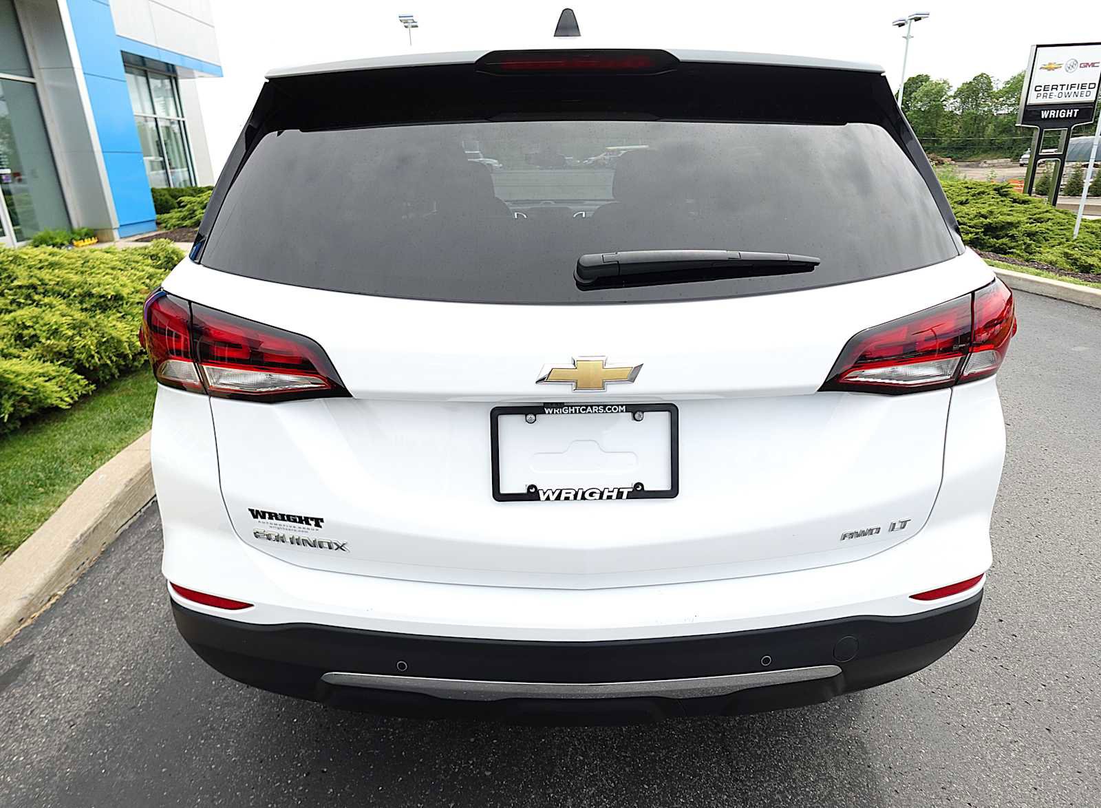 Used 2024 Chevrolet Equinox LT w/ LPO, Floor Liner Package AWD/4WD image 4