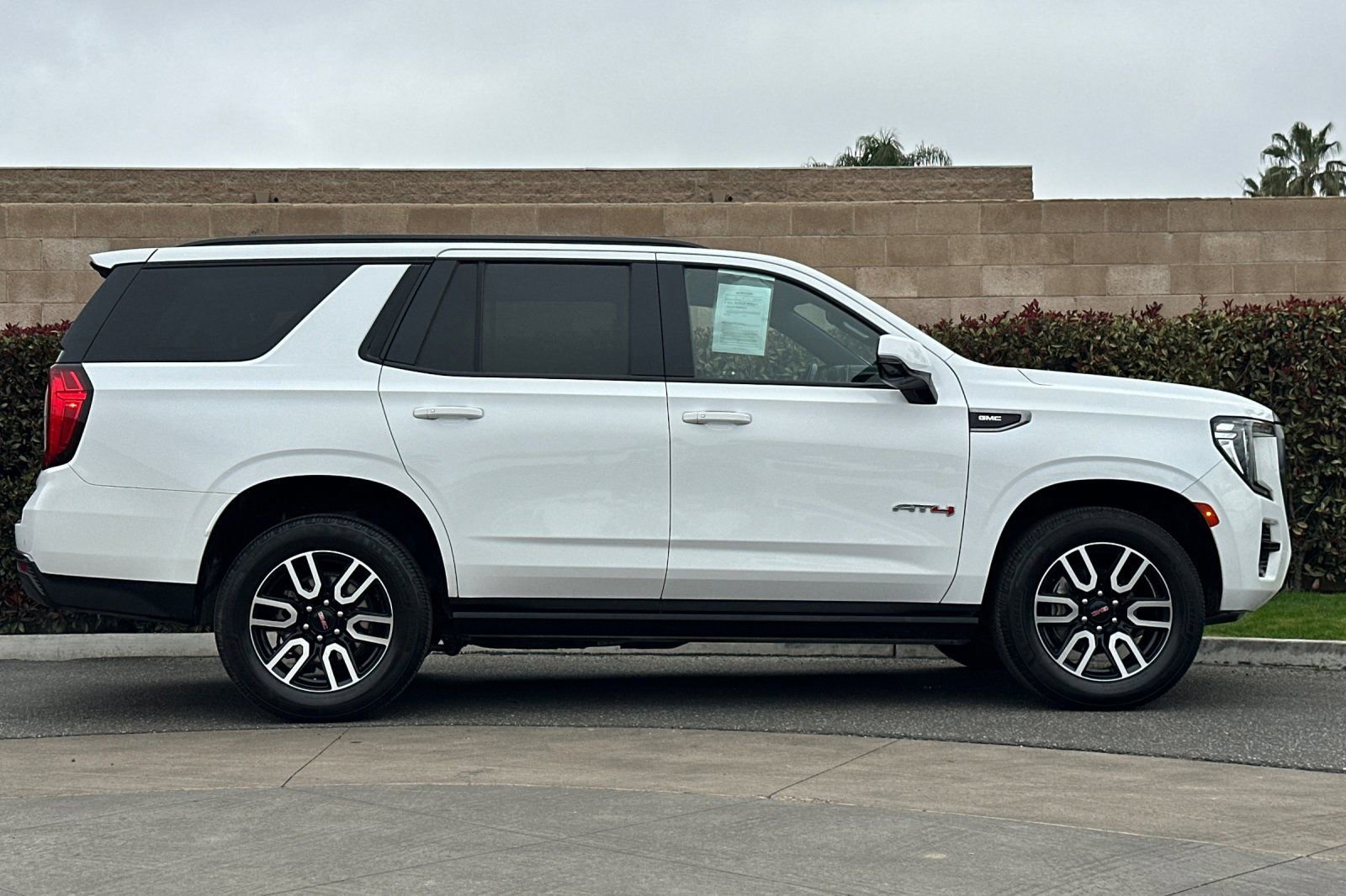 Used 2023 GMC Yukon AT4 w/ AT4 Premium Package image 3