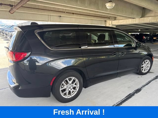 Used 2023 Chrysler Voyager LX FWD image 13