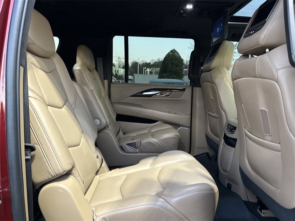 Used 2019 Cadillac Escalade ESV Platinum image 17