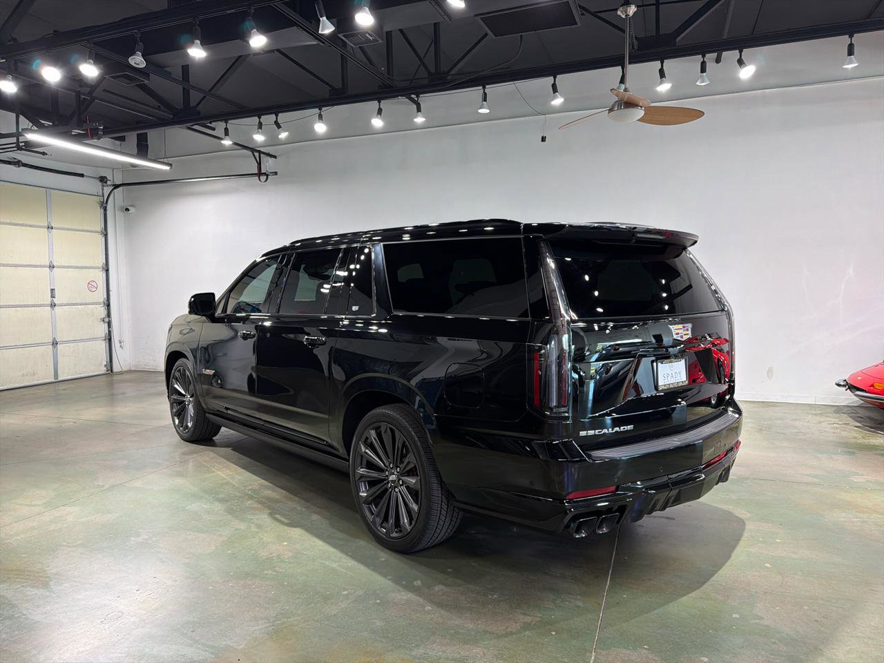Used 2026 Cadillac Escalade ESV V image 6