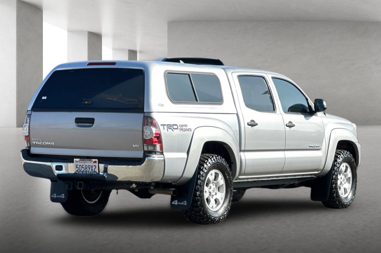 Used 2015 Toyota Tacoma 4x4 Double Cab w/ TRD Off-Road Package image 4