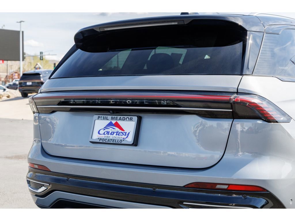 Used 2024 Lincoln Nautilus Reserve image 28