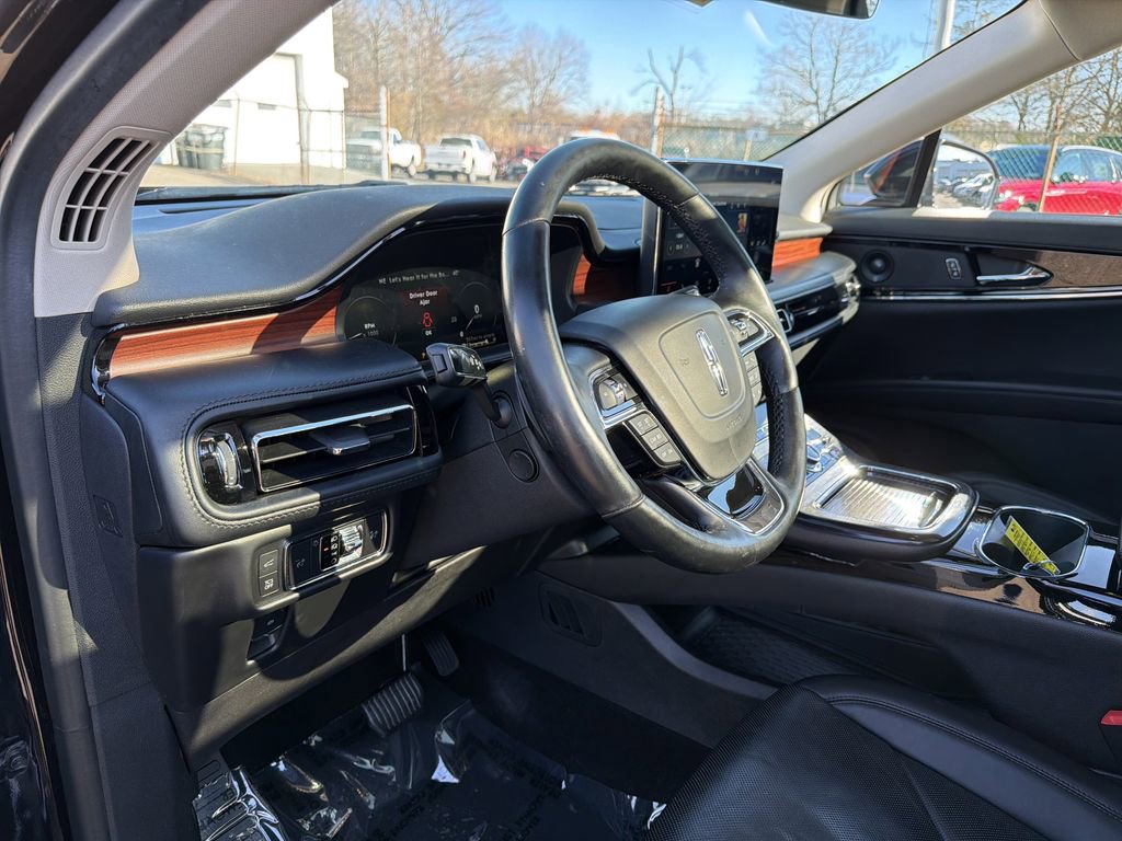 Certified 2022 Lincoln Nautilus Reserve w/ Luxury Package image 20