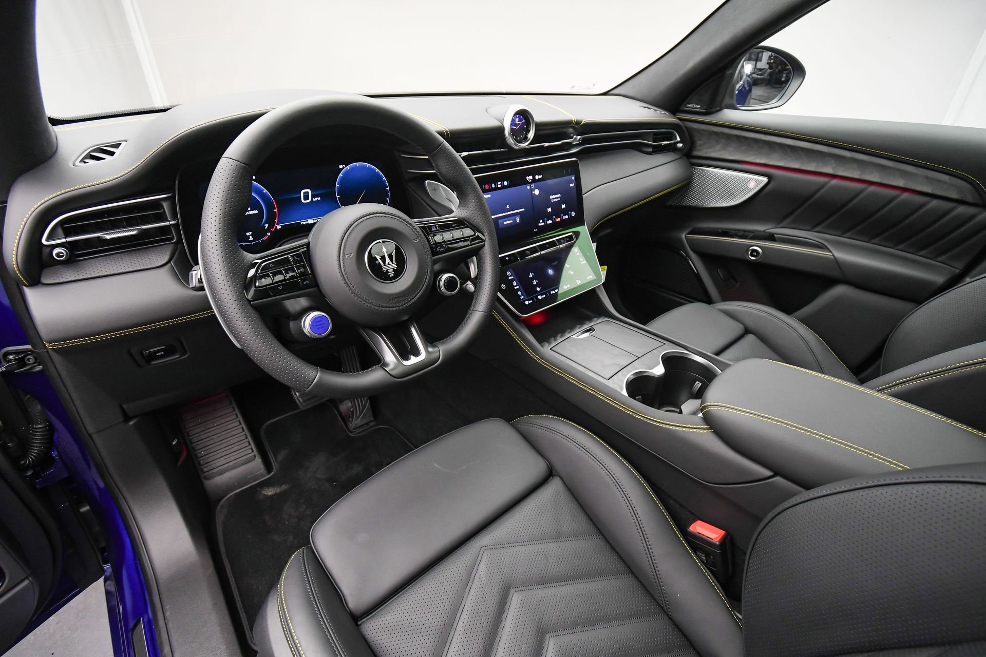 New 2025 Maserati Grecale GT image 12