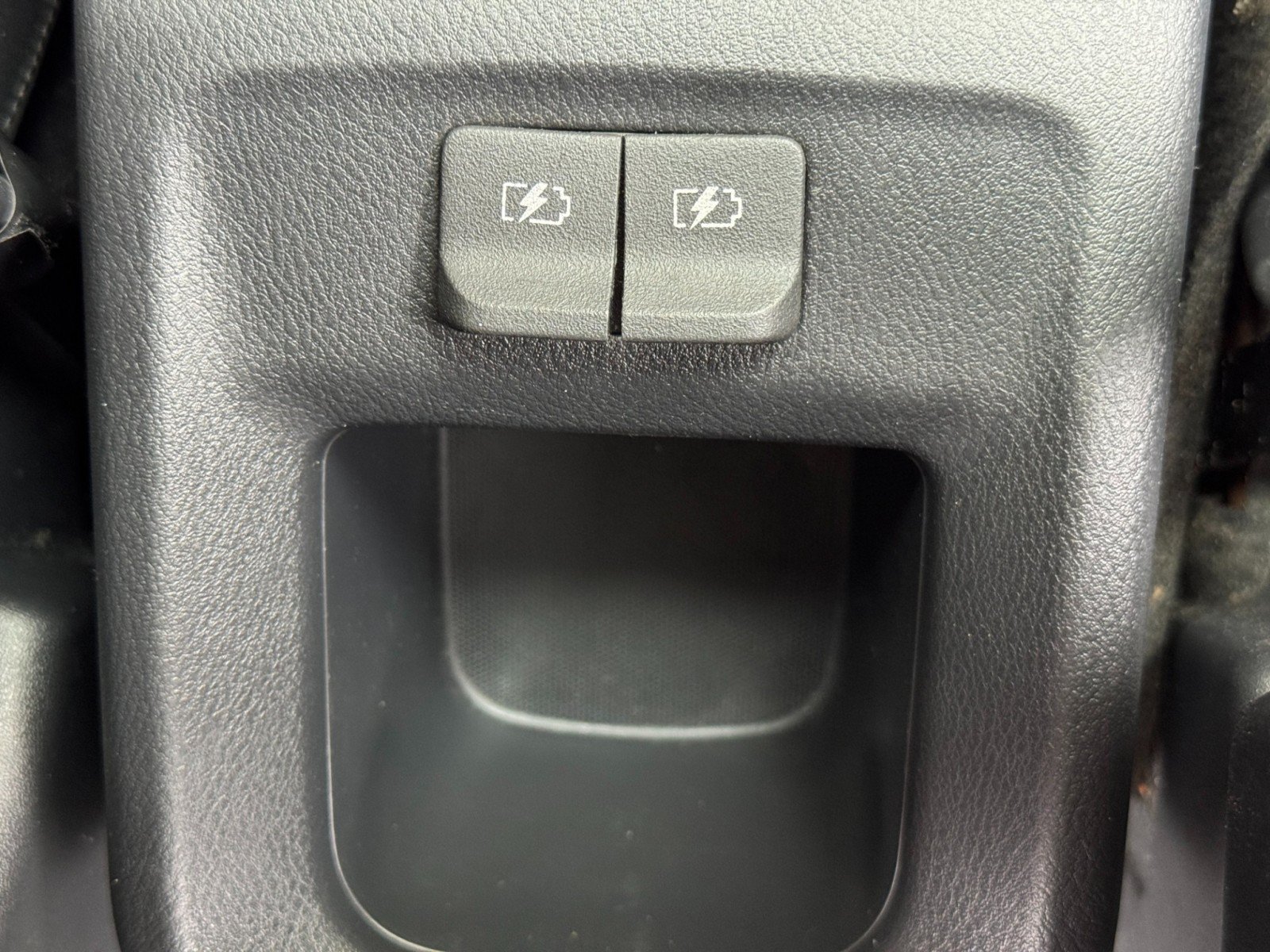 Used 2019 Nissan Kicks SR w/ SR Premium Package FWD image 27