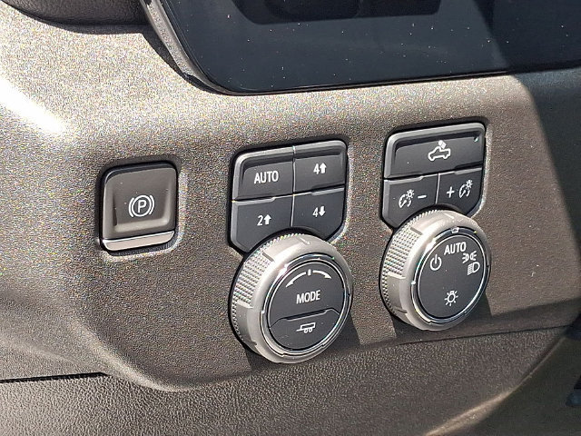 Used 2023 Chevrolet Silverado 1500 LT w/ Z71 Off-Road Package AWD/4WD image 32