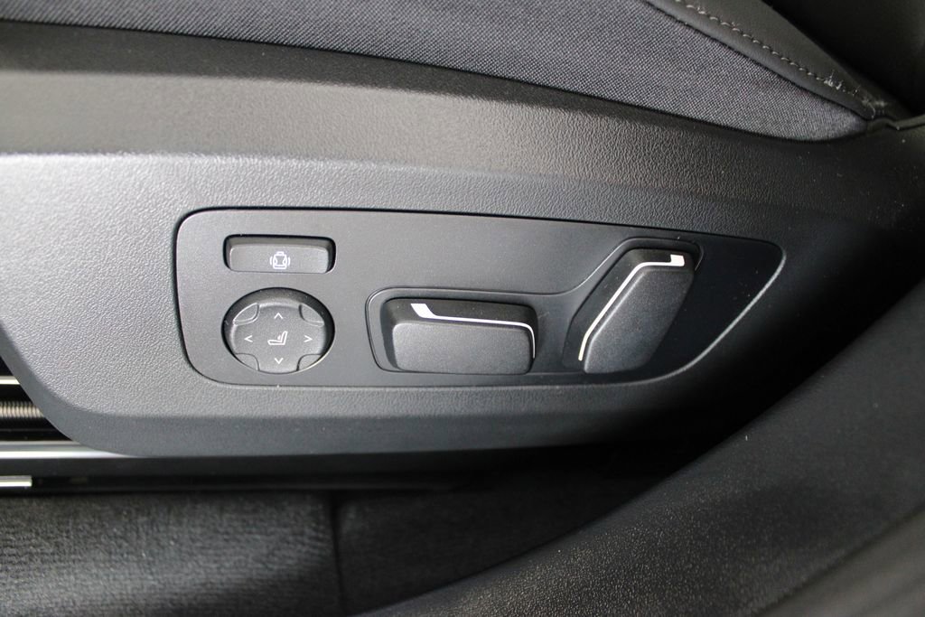 Used 2025 BMW X3 xDrive30i w/ Convenience Package image 30