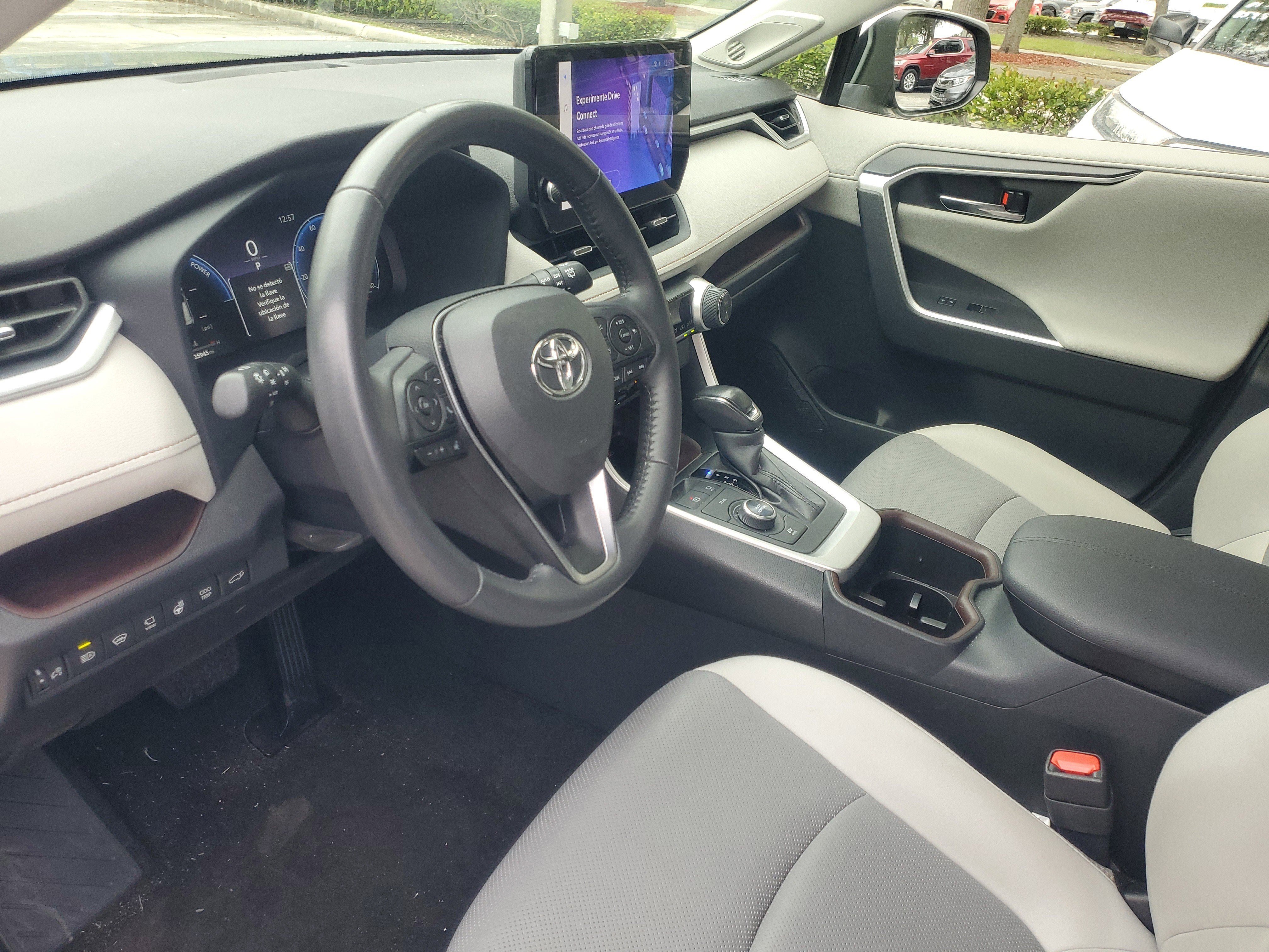 Used 2023 Toyota RAV4 Limited image 14