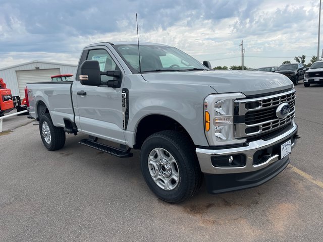 New 2026 Ford F350 4x4 Regular Cab Super Duty image 2