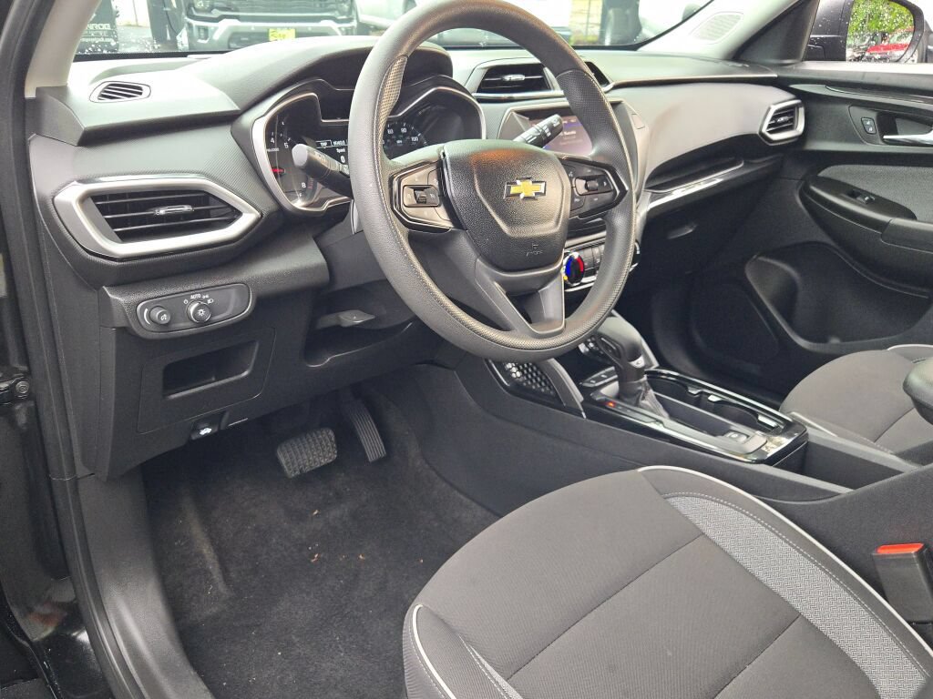 Certified 2023 Chevrolet TrailBlazer LS FWD image 25