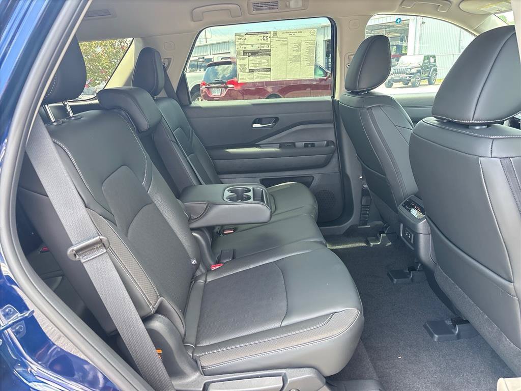 New 2026 Nissan Pathfinder SL FWD image 13