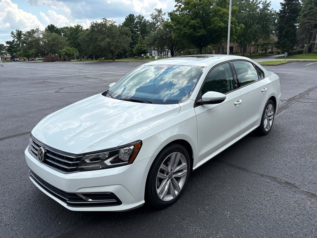 Used 2019 Volkswagen Passat 2.0T Wolfsburg FWD image 6